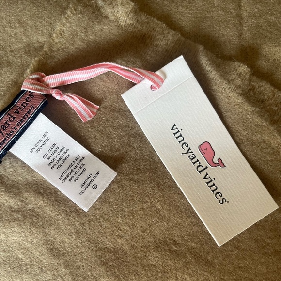 NWT Vineyard Vines Oversized camel Winter Wool Fringe Wrap Shawl Blanket Scarf - Picture 4 of 5